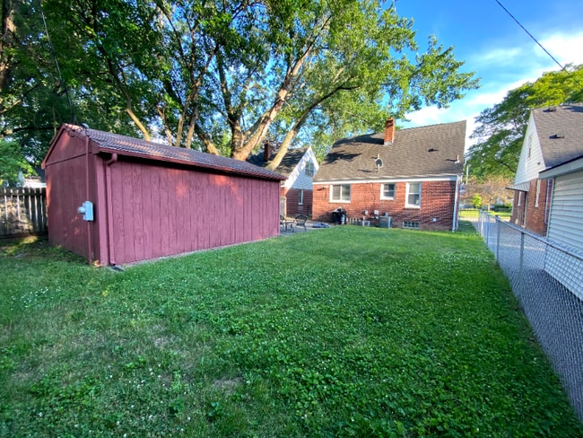 Building Photo - 2121 Dallas Ave