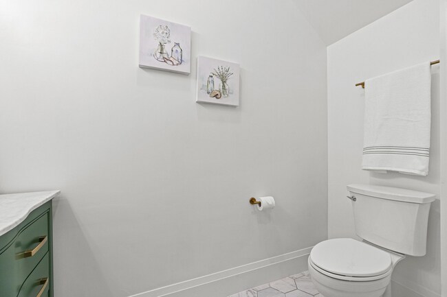 Building Photo - 202 NE 2nd Ave