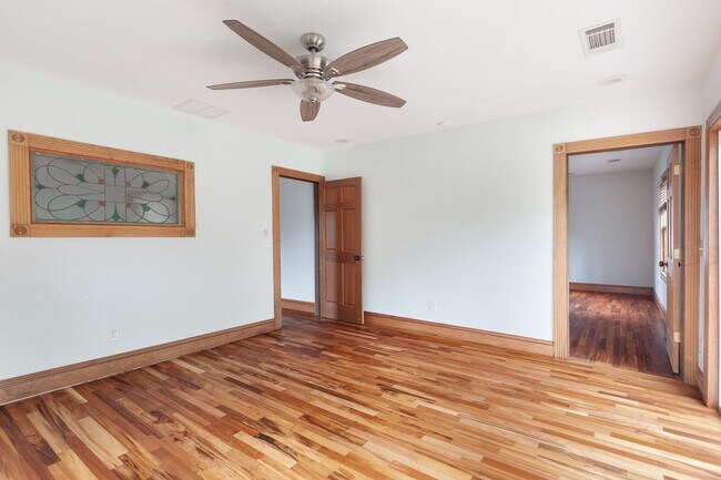 Building Photo - Spacious 6bd/3ba in Grant Park w/ Large Fenced in Backyard & Steps From the Park!