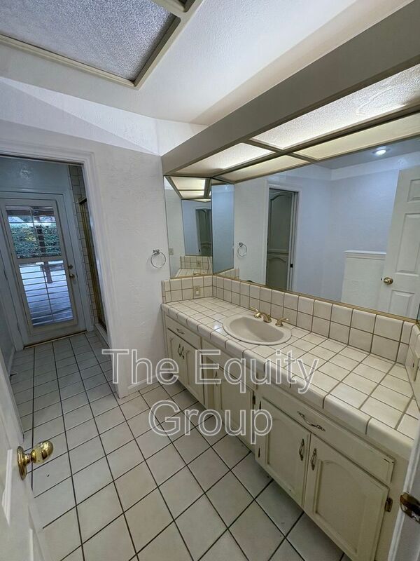 Building Photo - 5503 W Sweet Dr