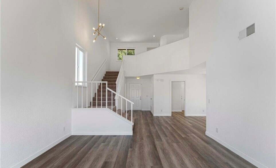 Building Photo - 44857 Landau Ave
