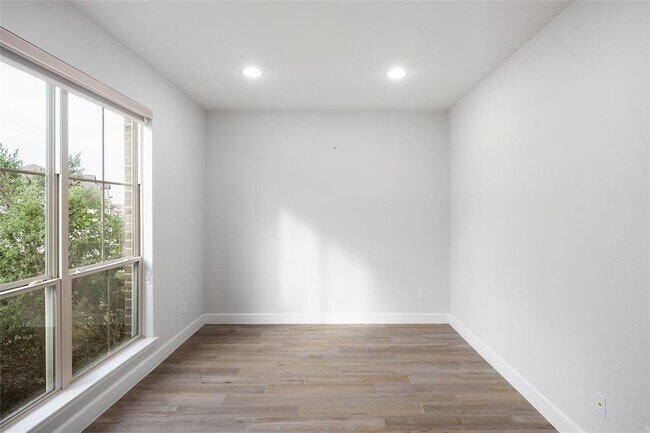 Building Photo - 1432 Mulberry Oak Ln