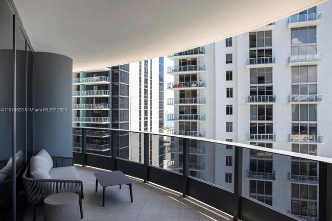 Building Photo - 1000 Brickell Ave