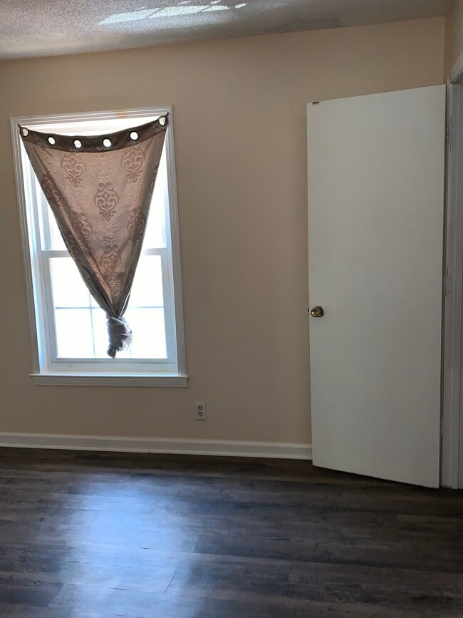 Building Photo - 803 Holder Ct