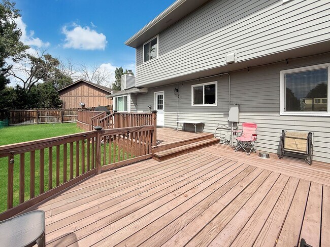 Building Photo - $0 DEPOSIT OPTION. SPACIOUS 5-BEDROOM CENT...