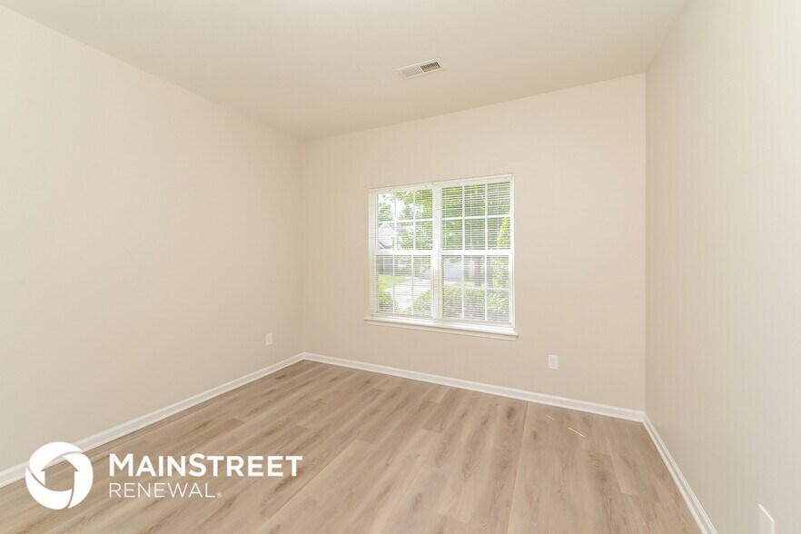 Building Photo - 4182 Shadetree Dr