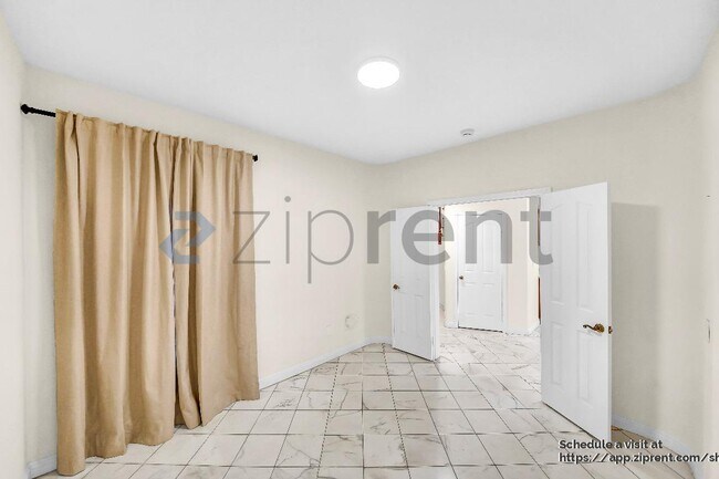 Building Photo - 19872 Sunset Vista Rd