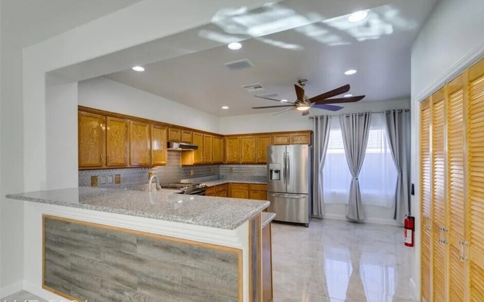 Building Photo - 2659 Lochleven Way