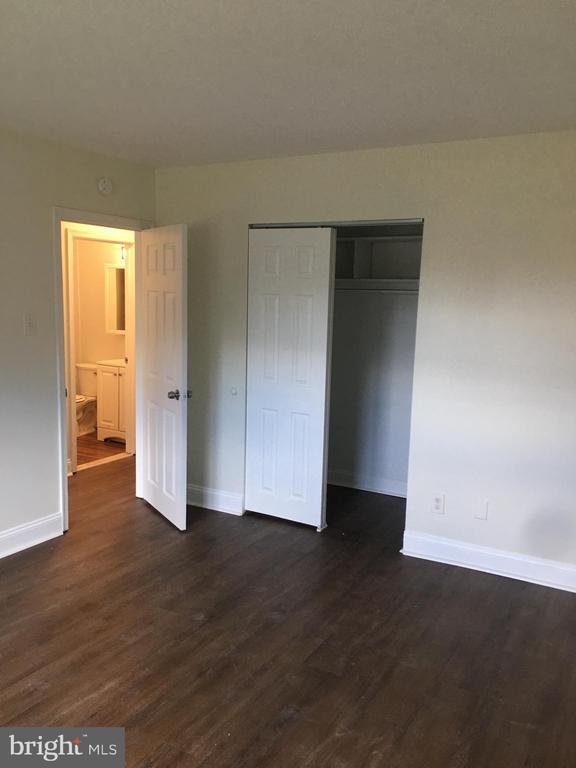 Building Photo - 12 Reliance Ct