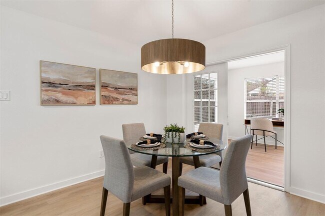 Building Photo - 8104 Doe Meadow Dr