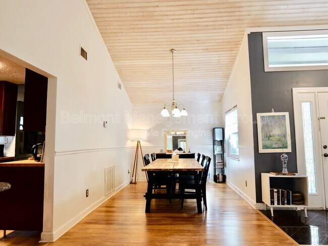 Building Photo - 5376 Majestic Island Cir