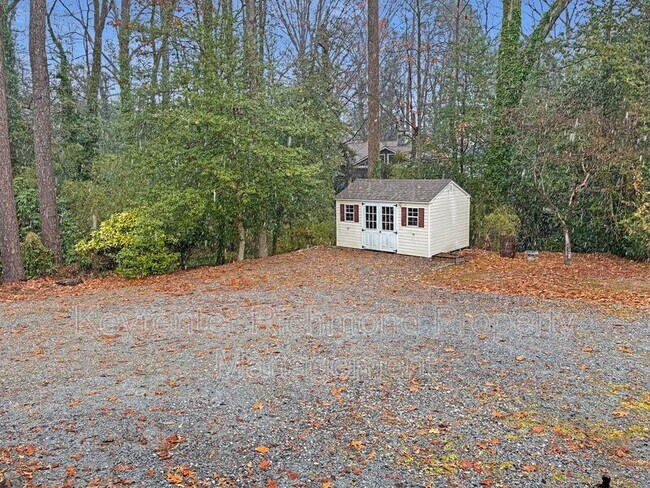 Building Photo - 4233 Pawnee Rd