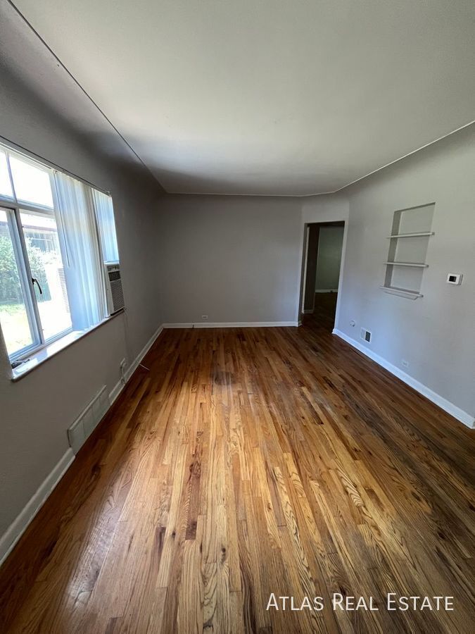 Building Photo - 2435 S Corona St