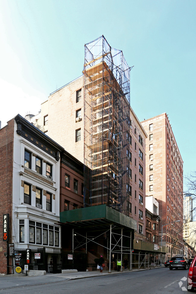 Primary Photo - 220 West 71st Street