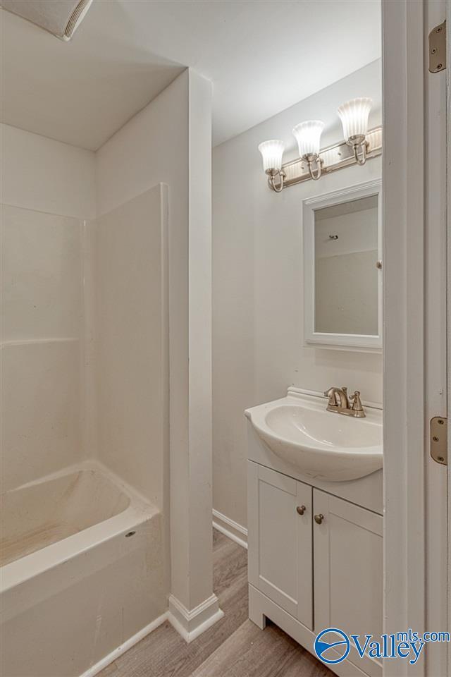 Building Photo - 2910 2nd Ave NW