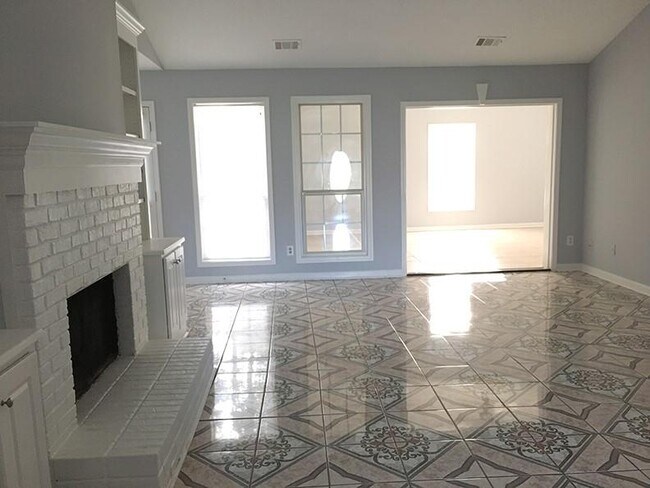 Building Photo - 2515 Freemans Walk Dr