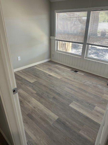 Building Photo - 1221 N Valrico Rd