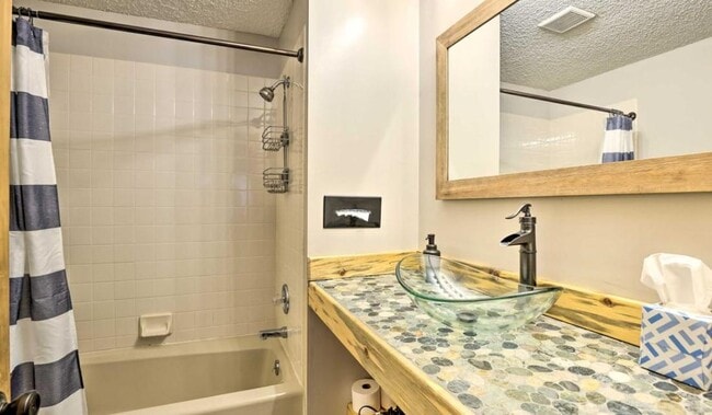 Building Photo - 96 Mountainside Dr