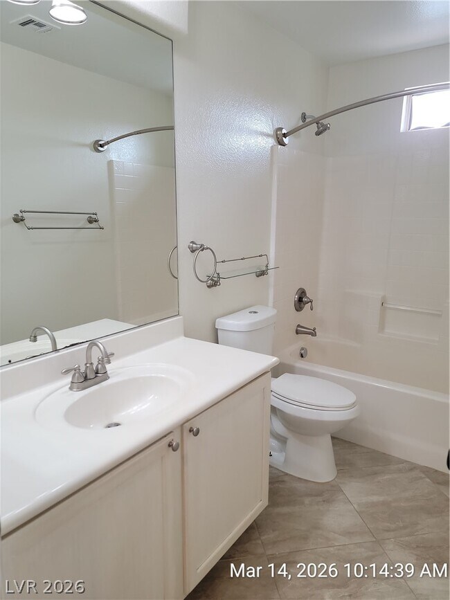 Building Photo - 998 Lone Pine River Ave