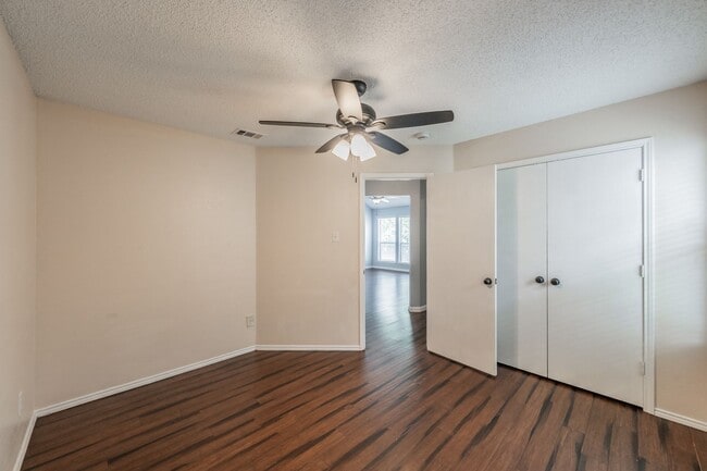 Building Photo - Spacious single-story 4-bedroom, 2-bath home in Arlington, Mansfield ISD