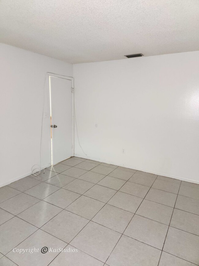 Building Photo - Charming 2-Bedroom Home in Fort Lauderdale...