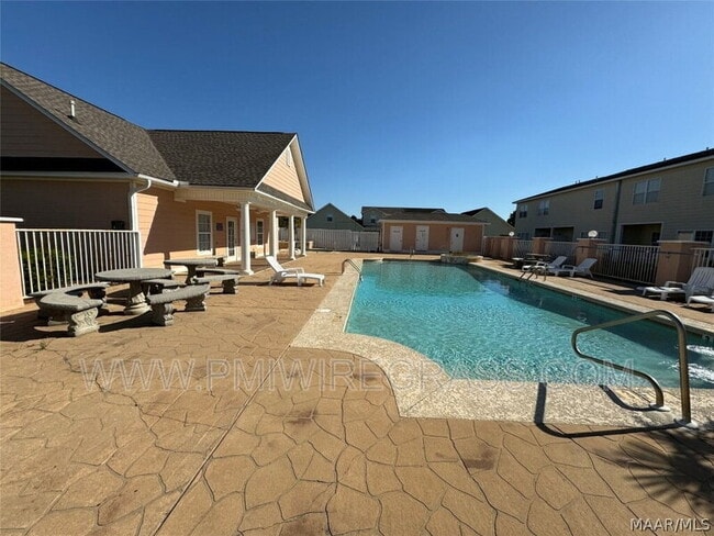 Primary Photo - 25 Courtyard Way