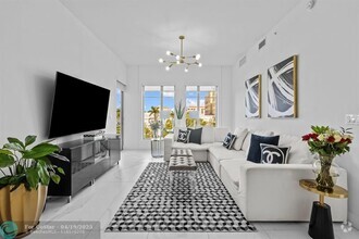 Building Photo - 155 E Boca Raton Rd