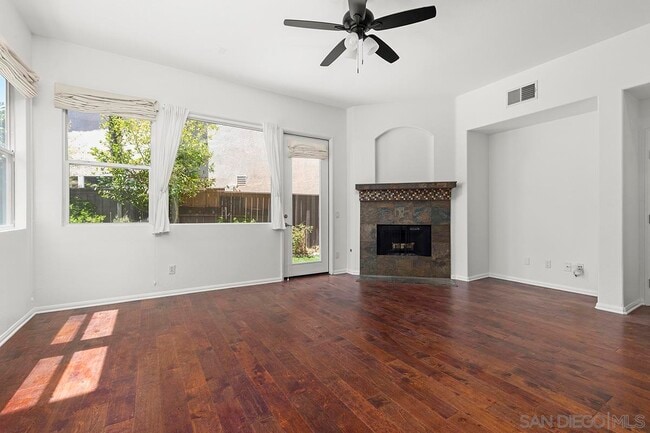 Building Photo - 11370 W San Raphael