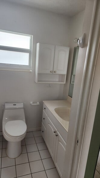 Building Photo - 549 SW Fredrica St