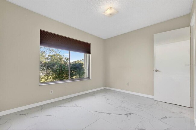 Building Photo - 10659 Windsor Ct