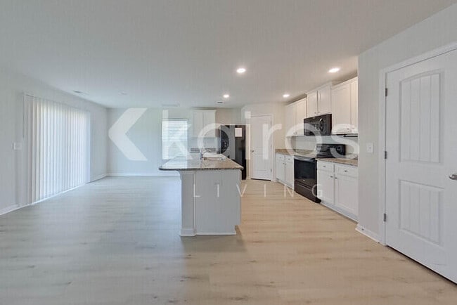 Building Photo - 304 Common Reed Dr