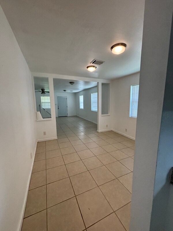 Building Photo - 12406 Carlsbad St
