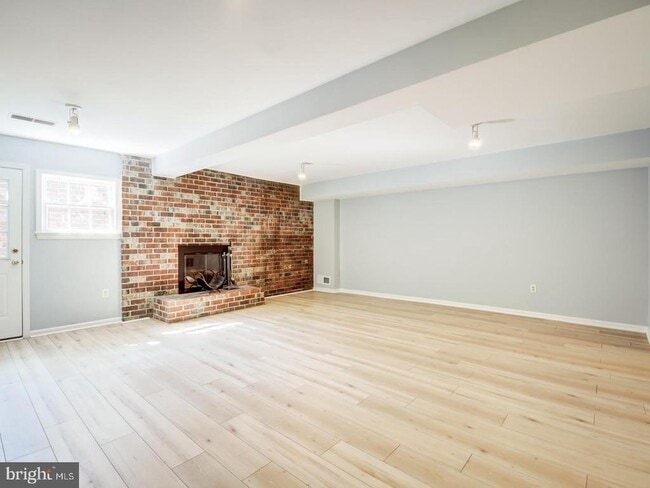 Building Photo - 1012 N Pelham St