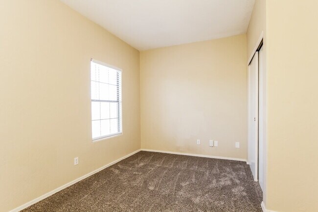 Building Photo - 16115 N 168th Ave