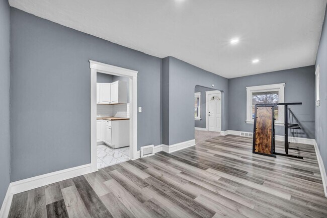 Building Photo - 4730 E 142nd St