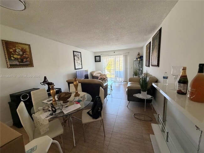 Building Photo - 13685 NE 10th Ave