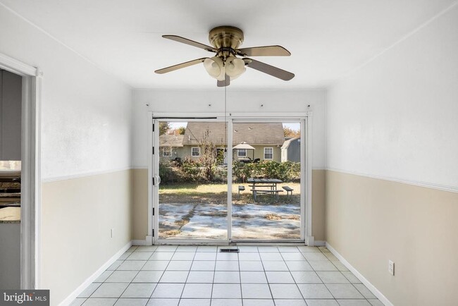 Building Photo - 15 Gallant Ln
