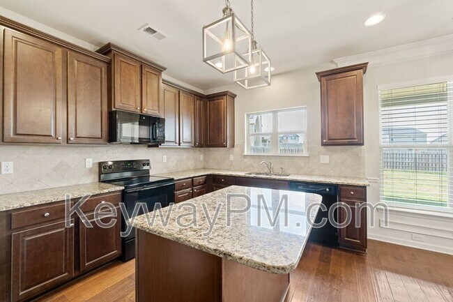 Building Photo - 5007 Vine Ln