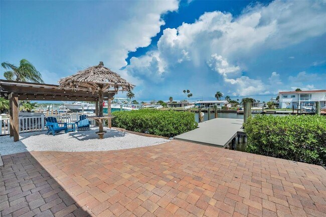 Building Photo - 17727 Long Point Dr