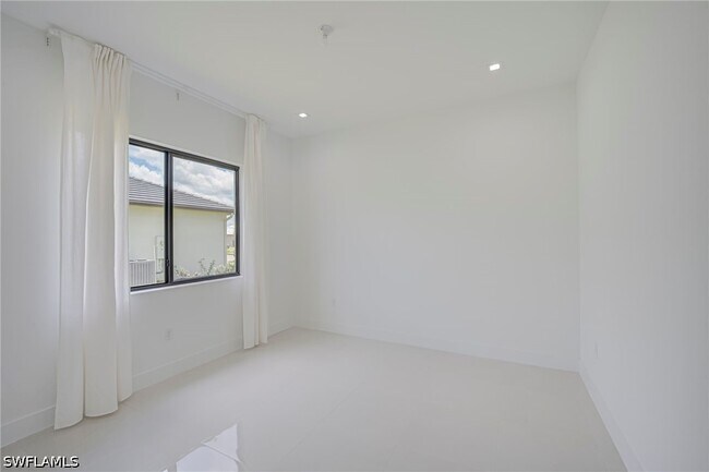 Building Photo - 4775 Quercia Dr