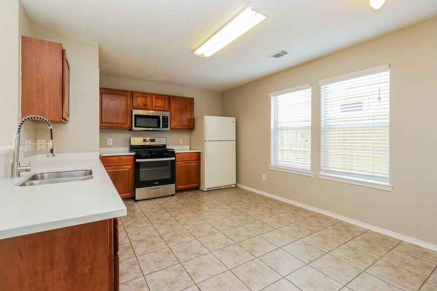 Building Photo - 13102 Gatton Park Dr