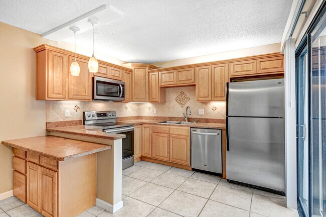 Building Photo - 2111 Vista Oaks Cir NE