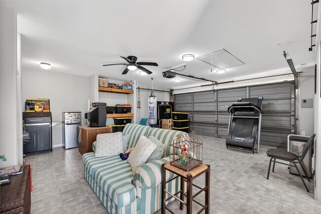 Building Photo - 16415 1st St