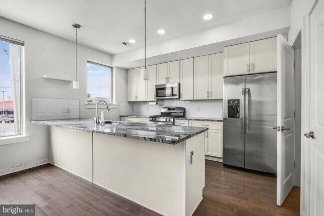Building Photo - 2137 E Lehigh Ave