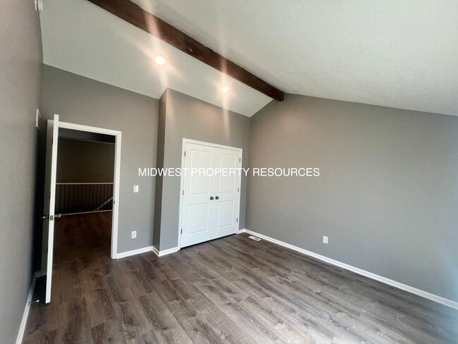 Building Photo - 205 NW Market Pl