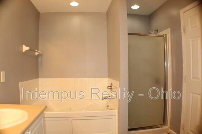 Building Photo - 6522 Crab Apple Dr
