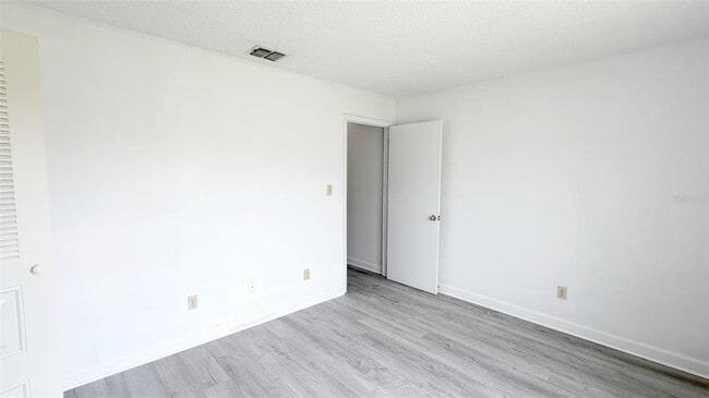 Building Photo - 5523 Westbrook Dr