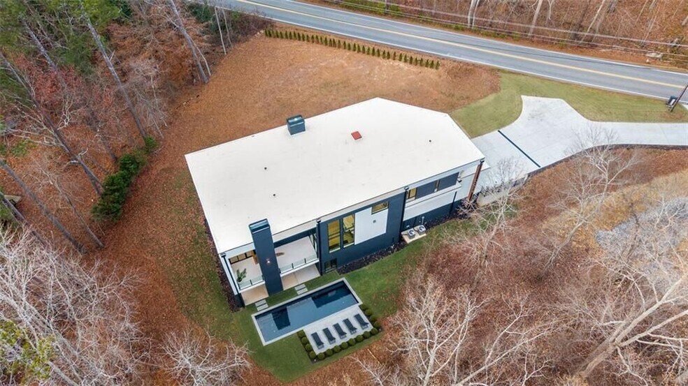 Building Photo - 1736 Cox Rd