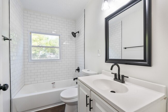 Building Photo - Charming 2BR Ranch Home with Modern Finishes and Spacious Yard