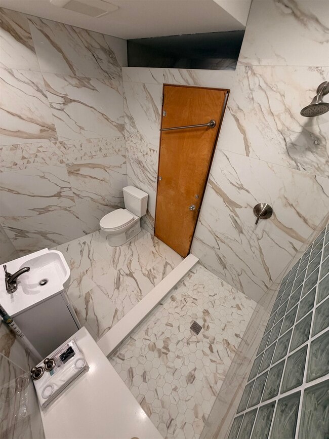 Building Photo - 401 State Street